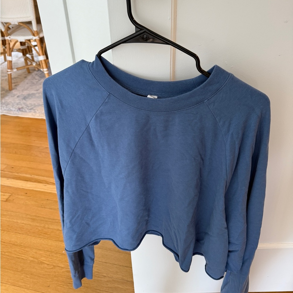 ALO Yoga Dusty Blue double take pullover size L